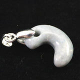 糸魚川翡翠  ヒスイ 小滝産 薄青 19mm勾玉 ペンダントトップ ディレクトリカード付 3.2g (ID:77272)