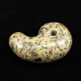 京都府産　鞍馬石 33mm勾玉 証明書付 13.8g　 (ID:78426)