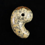 京都府産　鞍馬石 33mm勾玉 証明書付 13.8g　 (ID:78426)