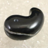 神居古潭石 （カムイ・コタン） 33mm 勾玉 証明書付 14.4g (ID:79025)