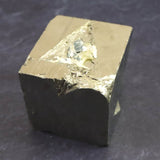 スペイン産 パイライト 黄鉄鉱  33mmキューブ 133.4g (ID:79044)