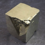 スペイン産 パイライト 黄鉄鉱  33mmキューブ 133.4g (ID:79044)