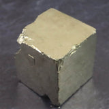 スペイン産 パイライト 黄鉄鉱  33mmキューブ 133.4g (ID:79044)