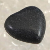 H&E社 ブラックアゼツライト(AZOZEO) 15mmハート 証明書付 2.1g (ID:79996)