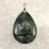 セラフィナイト クリノクロア　40mmドロップ ペンダントトップ 14.5g (ID:81750)