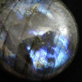 マダガスカル産 ラブラドライト 60mmパームストーン 111.4g (ID:81945)