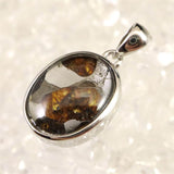 ロシア産　パラサイト隕石　13.5mmオーバル　ペンダントトップ 1.90g (ID:82432)