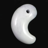 糸魚川翡翠 ラベンダー 30mm勾玉 現代の名工作 証明書付　12.4g (ID:82788)