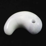 糸魚川翡翠 ラベンダー 30mm勾玉 現代の名工作 証明書付　12.4g (ID:82788)