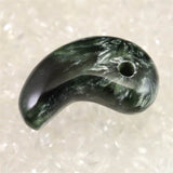セラフィナイト クリノクロア 30mm 勾玉 8.4g (ID:82832)