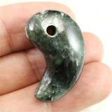 セラフィナイト クリノクロア 30mm 勾玉 8.4g (ID:82832)