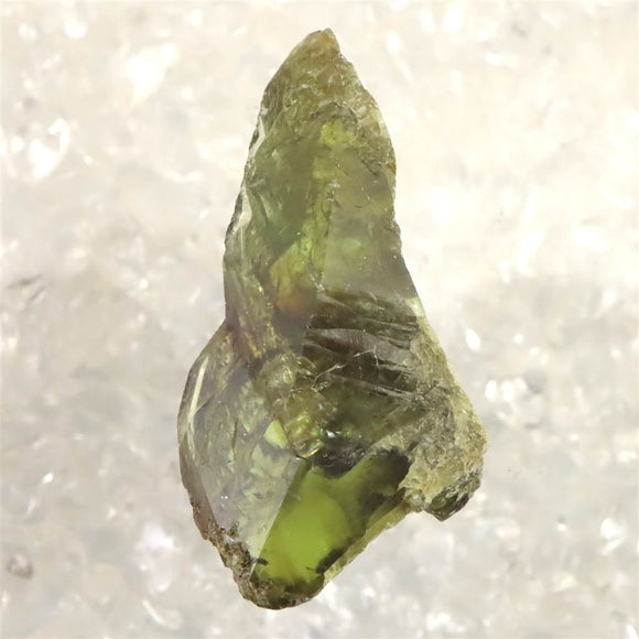 タンザニア モンド産  スフェーン 35mm原石 7.34g (ID:82924)