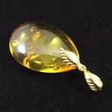 天然琥珀　バルティックアンバー 25mm ペアシェイプ ペンダントトップ 2.7g (ID:84651)