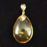 天然琥珀　バルティックアンバー 25mm ペアシェイプ ペンダントトップ 2.7g (ID:84651)