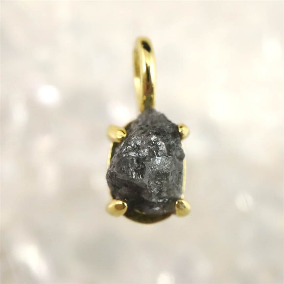 天然 ブラック ダイヤモンド 原石 ペンダントトップ 0.27g (ID:84756)