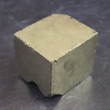 スペイン産 パイライト 黄鉄鉱  28mmキューブ 116.3g (ID:85887)