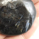 H&E社  アルベゾナイト アルベゾン閃石 パームストーン　23.8g (ID:86258)