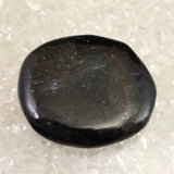 H&E社  アルベゾナイト アルベゾン閃石 パームストーン　23.8g (ID:86258)