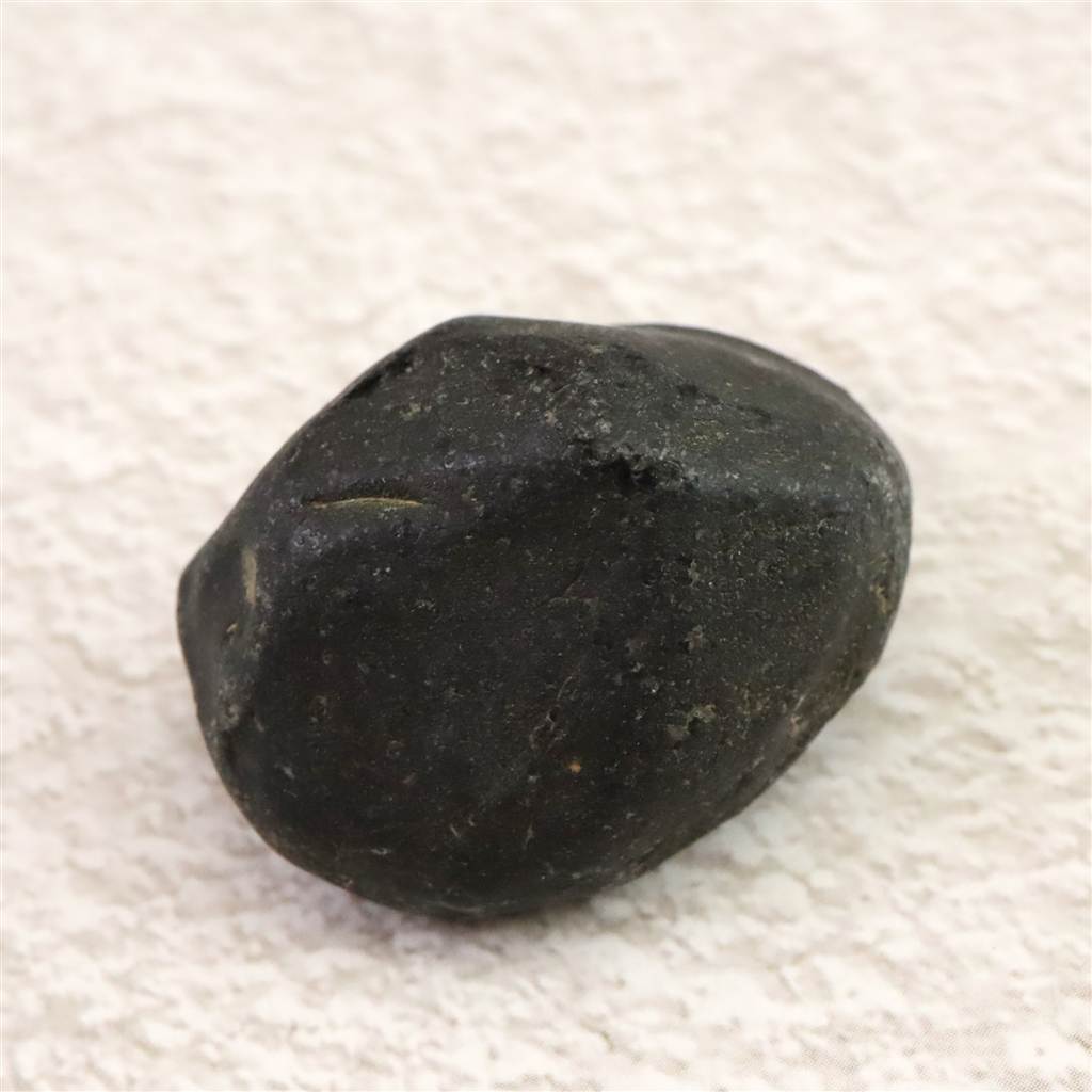 北海道 遠軽町産 黒曜石 27mm原石 12.8g (ID:86288) | 榎本通商