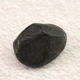 北海道 遠軽町産  黒曜石 27mm原石  12.8g (ID:86288)