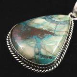 クォンタムクアトロシリカ　33mmペアシェイプ ペンダントトップ　15.4g (ID:86955)