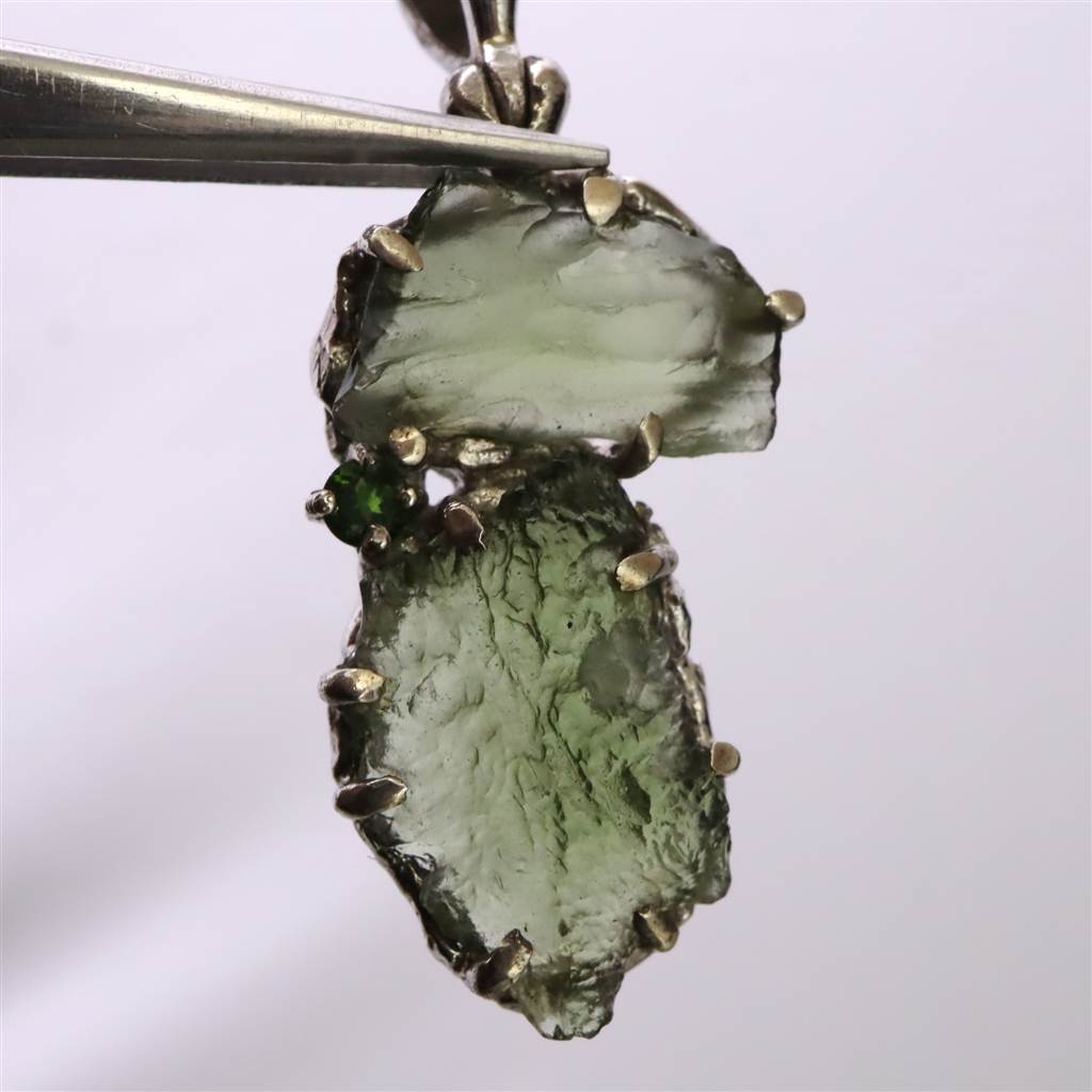 モルダバイト 原石 ペンダントトップ 6.82g (ID:87262) | 榎本通商