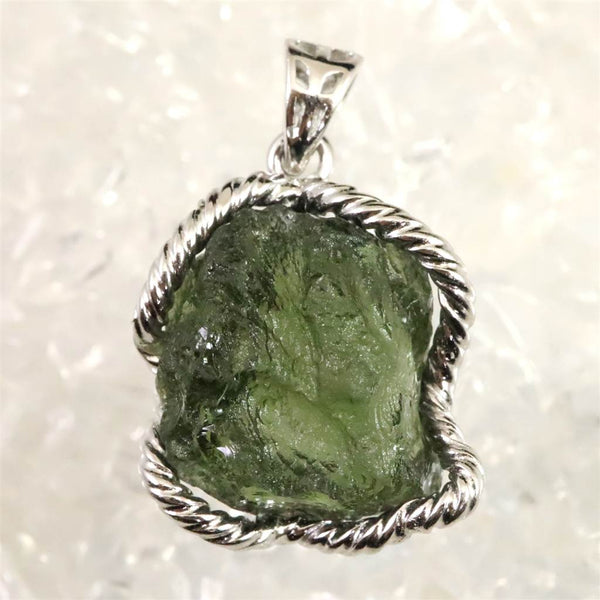 隕石　モルダバイト　A A A 原石 モルダバイト 原石 AAA-グレード ペンダントトップ 5.1g (ID