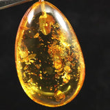 天然琥珀　バルティックアンバー 28mm ペアシェイプ ペンダントトップ 3.79g (ID:89575)