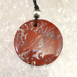 H&E社 レッドファイアアゼツライト(AZOZEO)  ディスク型 コード ペンダント 6.9g (ID:89818)