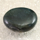 インド産　モスアゲート　パームストーン 84.8g (ID:90924)