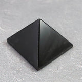 中国山東省産　黒水晶 モリオン　31mm ピラミッド 23.4g (ID:91208)