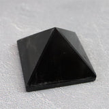 中国山東省産　黒水晶 モリオン　31mm ピラミッド 23.4g (ID:91208)