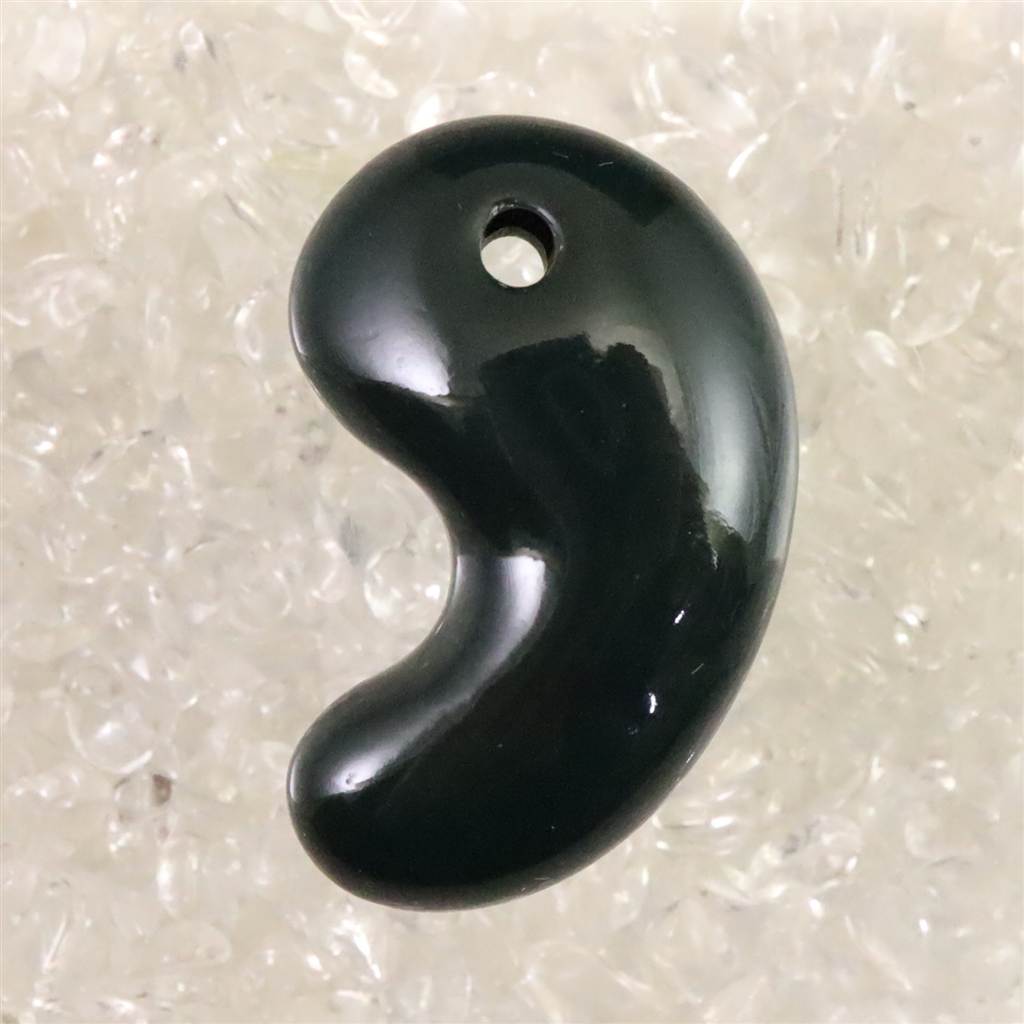 純国産‼️出雲石 丁子勾玉‼️出雲石 原石‼️鑑定書付き‼️御守り‼️希少価値‼️破格出品‼️ 出雲石 勾玉＆アクセサリー | 榎本通商