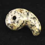 京都府産　鞍馬石 30mm勾玉 証明書付 9.4g　 (ID:92142)