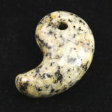 京都府産　鞍馬石 30mm勾玉 証明書付 9.4g　 (ID:92142)
