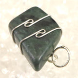 H&E社 ニュージーランド グリーンストーン タンブル ペンンダントトップ 5.5g (ID:92398)