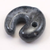 糸魚川翡翠  ヒスイ 黒 30mm飛龍勾玉 ディレクトリカード付 14.9g (ID:92570)