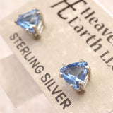 H&E社  シベリアンブルークォーツ 6mmトライアングル ピアス  (ID:94132)