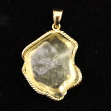 リビアンデザートグラス 26mm原石 ペンダントトップ 6.9g  (ID:94567)