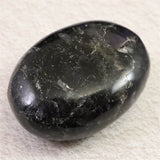 インド産 アイオライト　54mmパームストーン 83.2g (ID:95723)