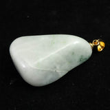 糸魚川翡翠   薄緑色　31mmフリーフォーム ペンダントトップ  12.3g (ID:97535)