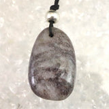 H&E社 ヴァイタライト アロハストーン (AZOZEO) タンブル コード ペンダント 7.3g (ID:97740)