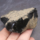 隠岐の島 黒曜石 62mm原石 ディレクトリカード付 126.2g (ID:97794)