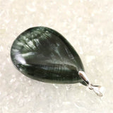 セラフィナイト クリノクロア　38mmドロップ ペンダントトップ 12.5g (ID:98044)