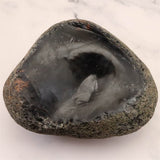 北海道産 黒曜石 十勝石 145mm原石 1679g (ID:98972)