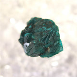 コンゴ産 ダイオプテーズ 翠銅鉱　原石 2.7g (ID:16905)