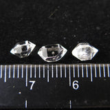 米国NY州産 ハーキマーダイヤモンド  AA＋ 原石 ３個セット 032g (ID:30604)