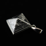 ムオニナルスタ隕石  16mmピラミッド型 ペンダントトップ 4.3g (ID:36489)