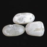 北海道 上ノ国メノウ 瑪瑙 原石  3個セット 23.6g (ID:43229)