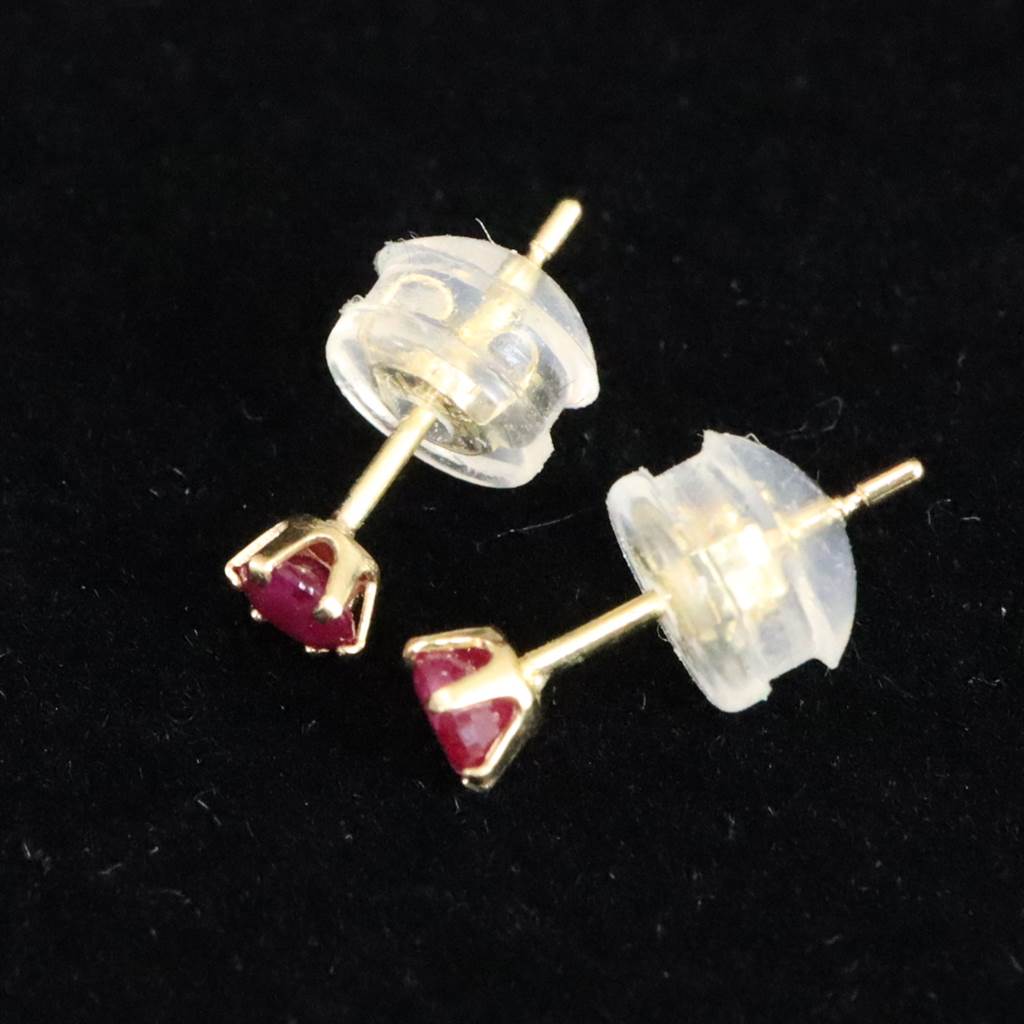 ミャンマー産 ルビー 3mmラウンドカット ピアス K18YG 0.44g (ID:61228